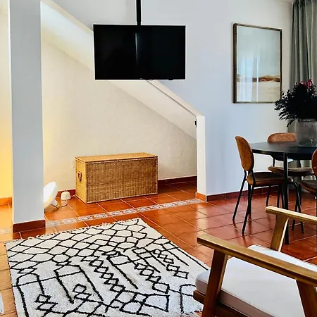 Canaryislandshost L Bruma * Famara