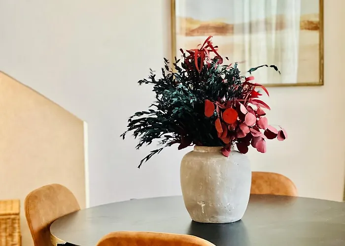 Canaryislandshost L Bruma