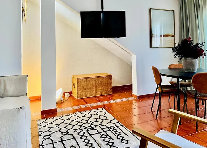 Canaryislandshost L Bruma * Famara