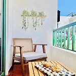 Canaryislandshost L Bruma * Famara