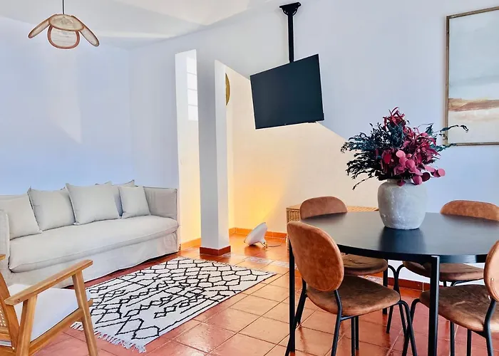 Canaryislandshost L Bruma *