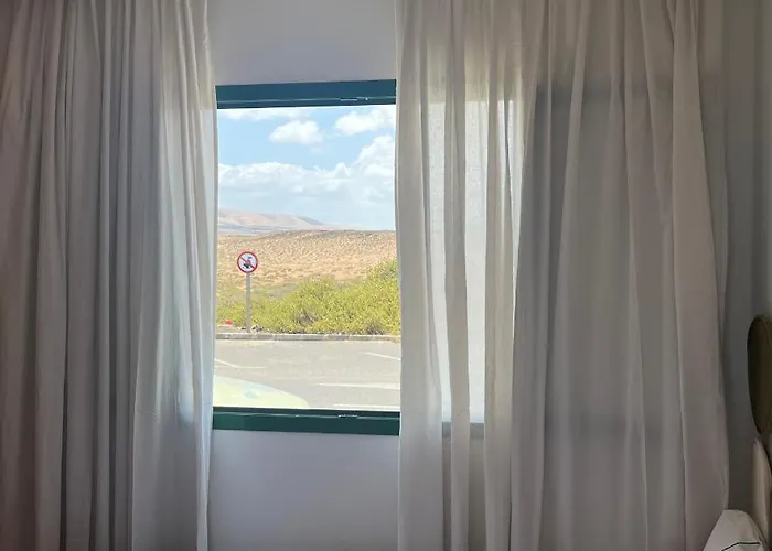 Canaryislandshost L Bruma