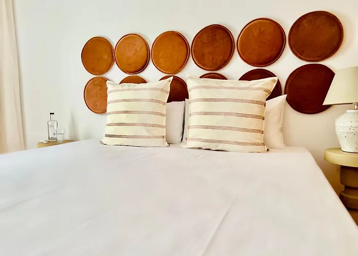 Canaryislandshost L Bruma *