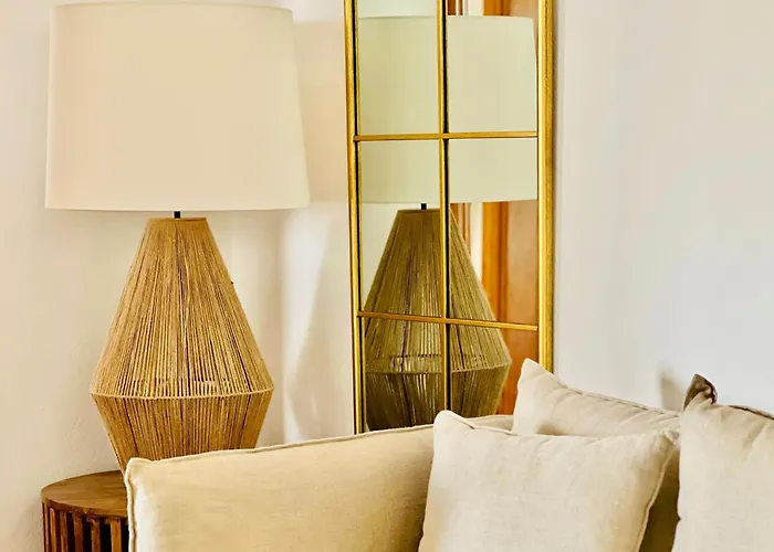 Canaryislandshost L Bruma * Famara