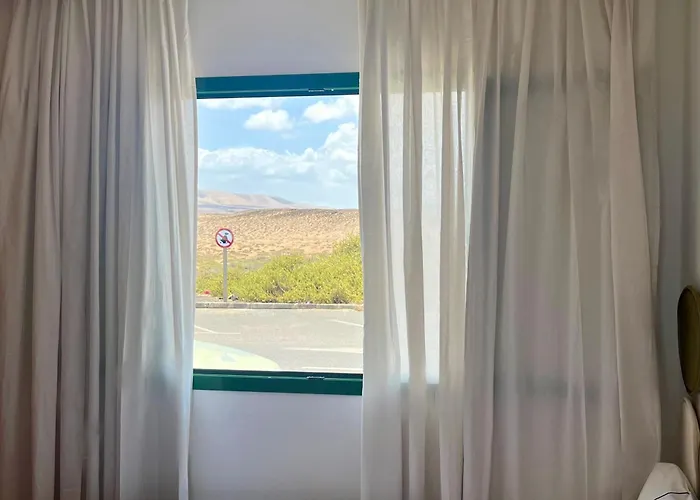 Canaryislandshost L Bruma