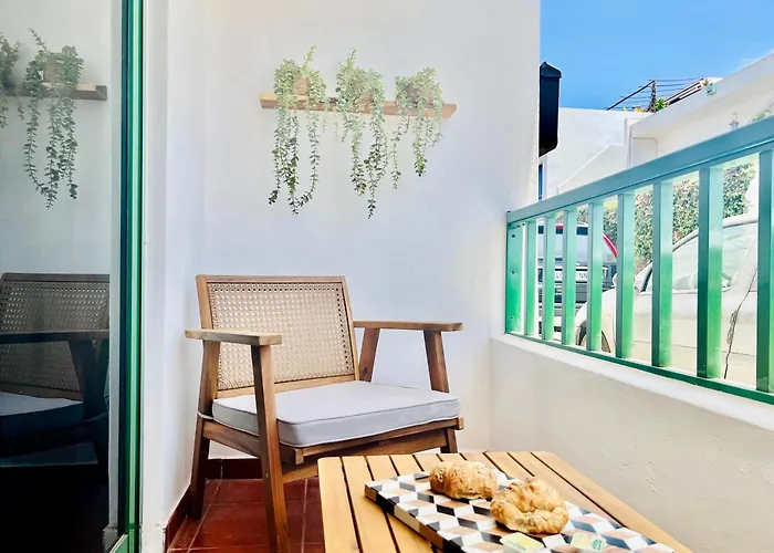 Canaryislandshost L Bruma * カレタ・デ・ファマラ