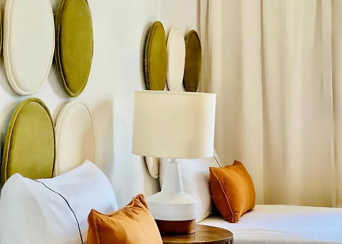 Canaryislandshost L Bruma * Famara